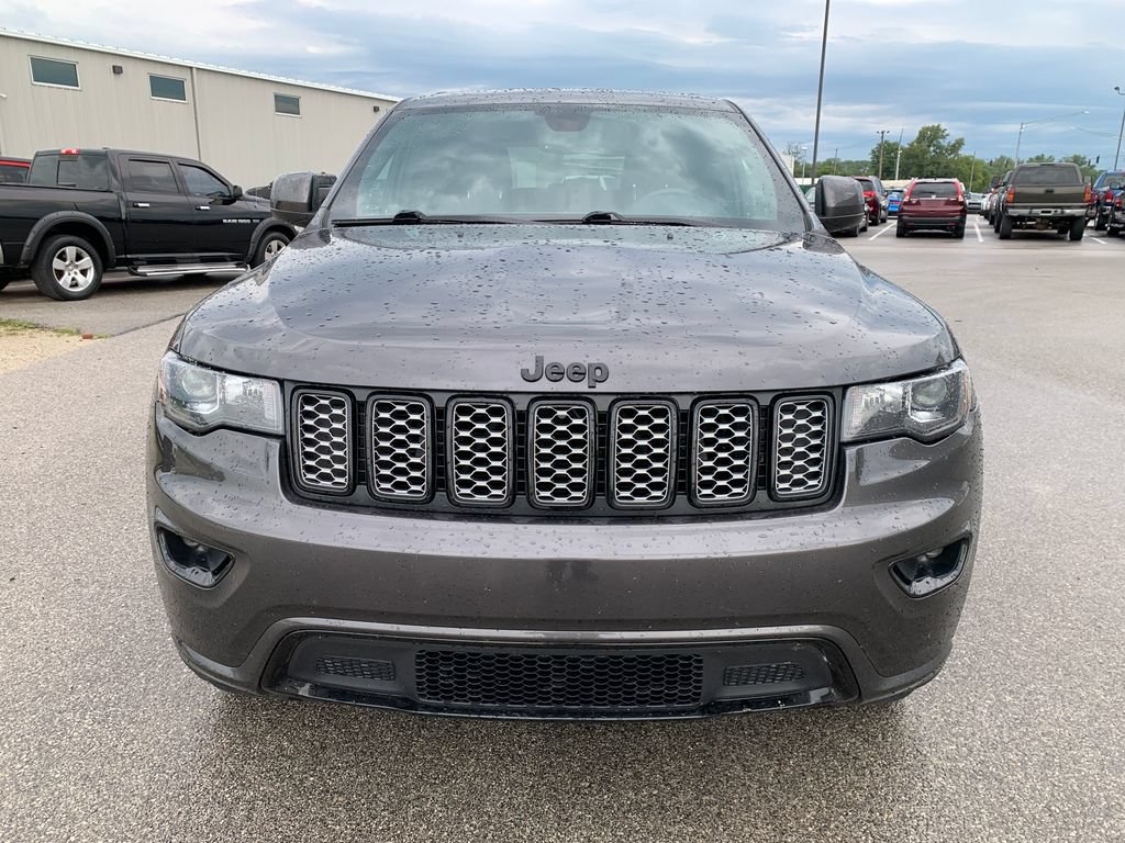 Used 2020 Jeep Grand Cherokee Altitude AWD/4WD image 15