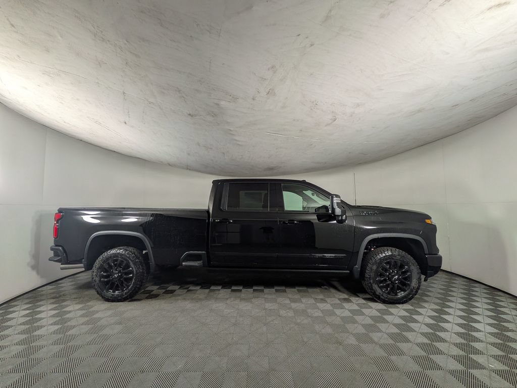 New 2026 Chevrolet Silverado 3500 High Country w/ High Country Premium Package AWD/4WD image 6