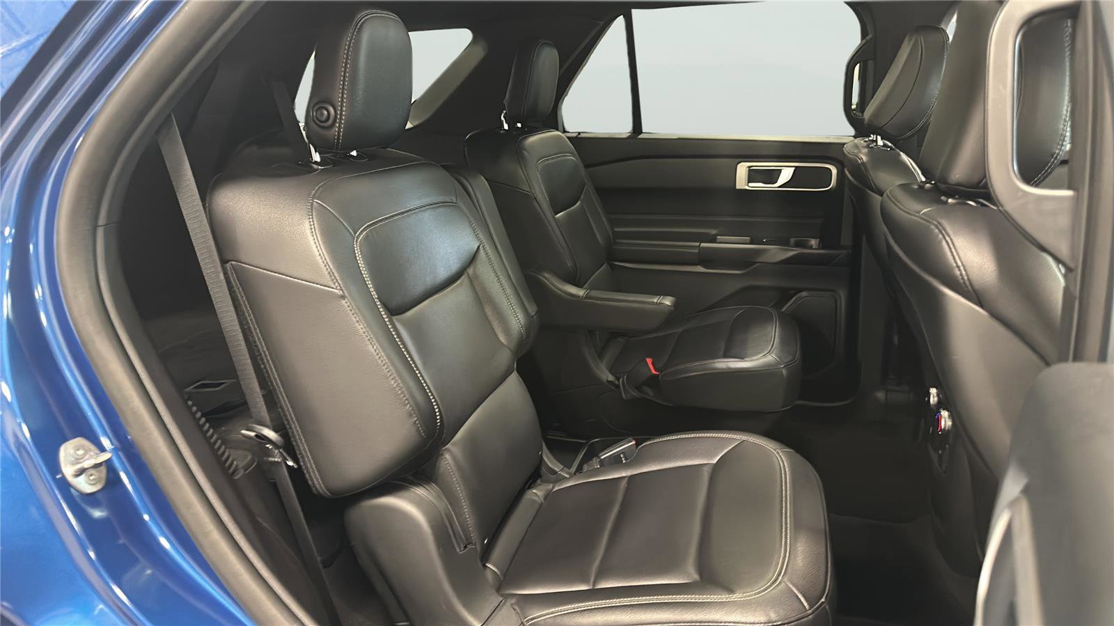 Used 2020 Ford Explorer XLT w/ Equipment Group 202A image 15