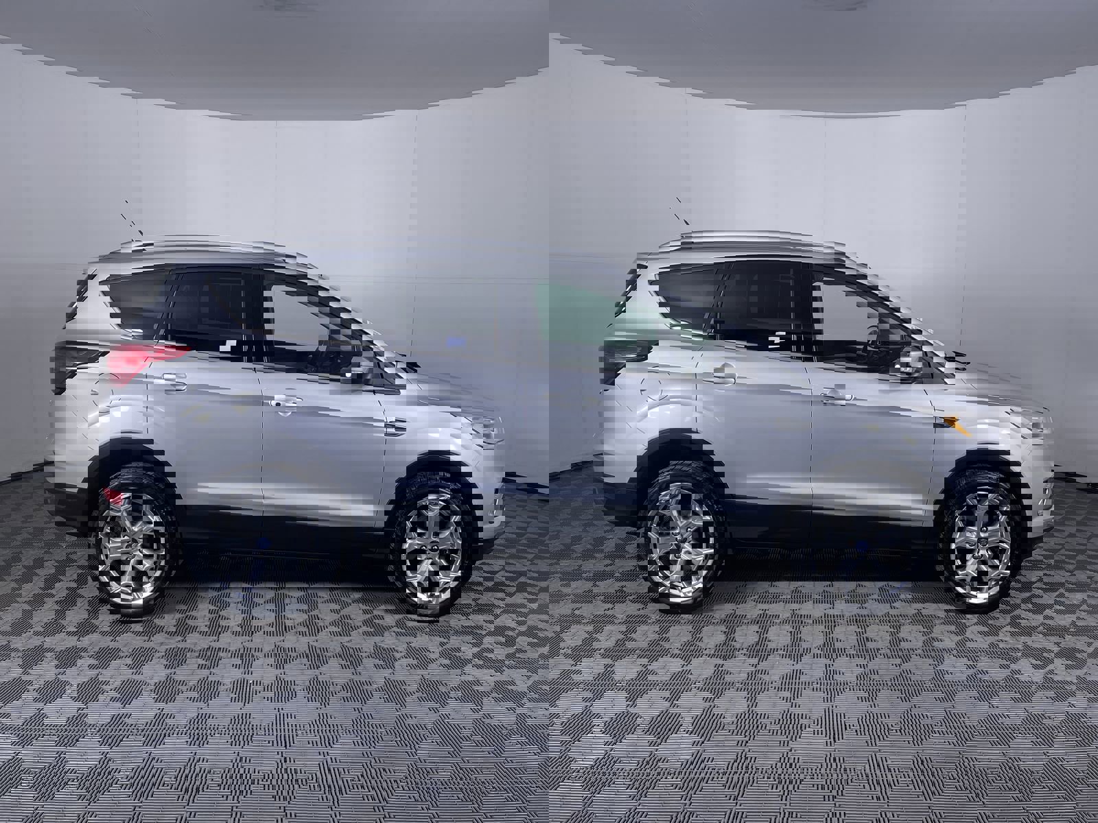 Used 2019 Ford Escape Titanium image 10