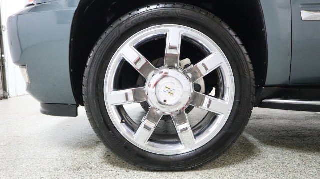 Used 2009 Cadillac Escalade AWD image 25
