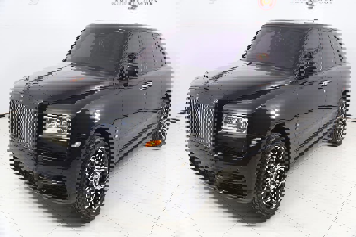 Used 2024 Rolls-Royce Cullinan Black Badge image 37