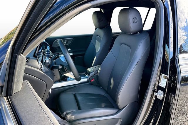 Used 2025 Mercedes-Benz GLB 250 4MATIC image 24