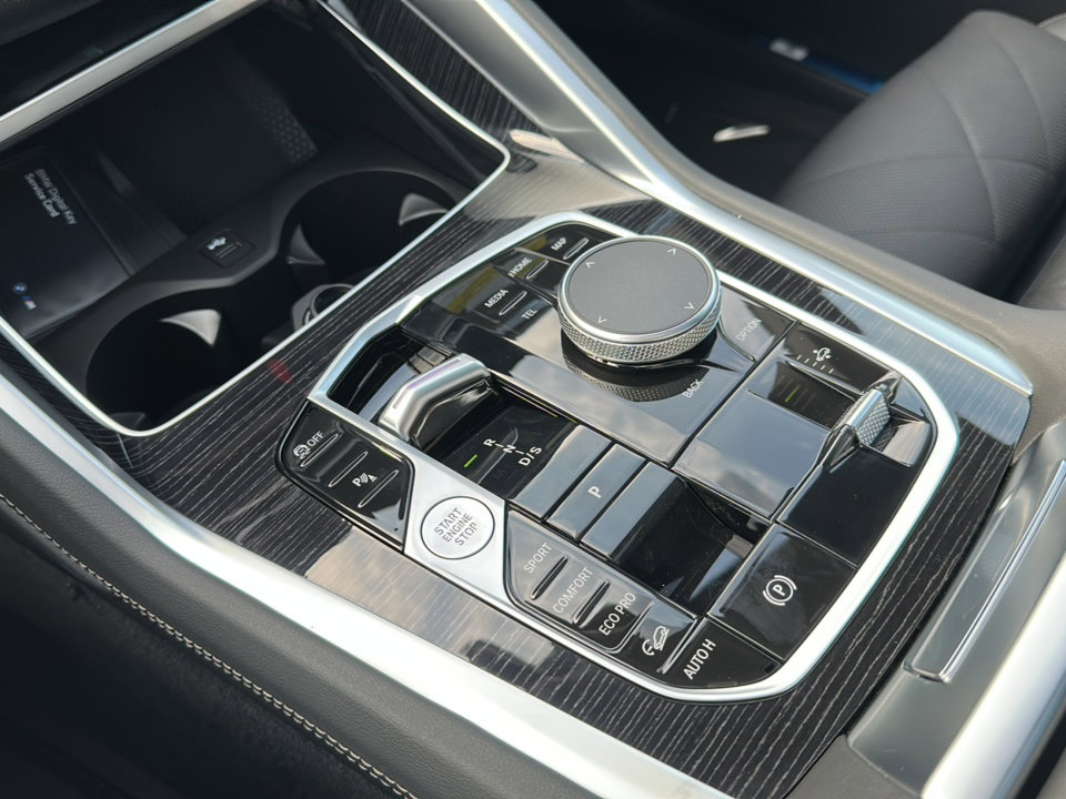 New 2026 BMW X6 xDrive40i w/ Climate Comfort Package image 26