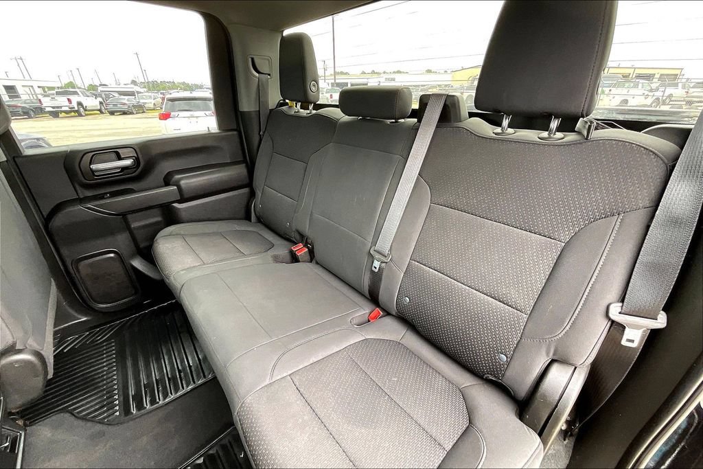 Used 2022 Chevrolet Silverado 2500 Custom w/ Custom Value Package AWD/4WD image 19