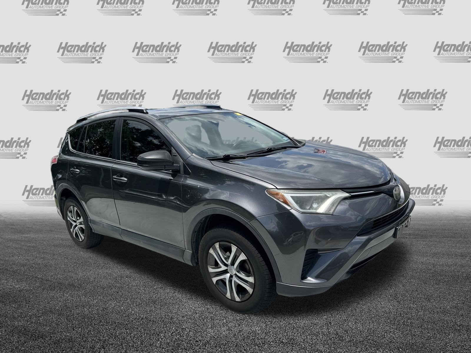Used 2017 Toyota RAV4 LE FWD video 2