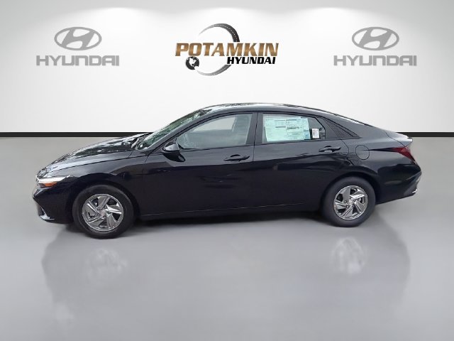 New 2026 Hyundai Elantra SE FWD image 8