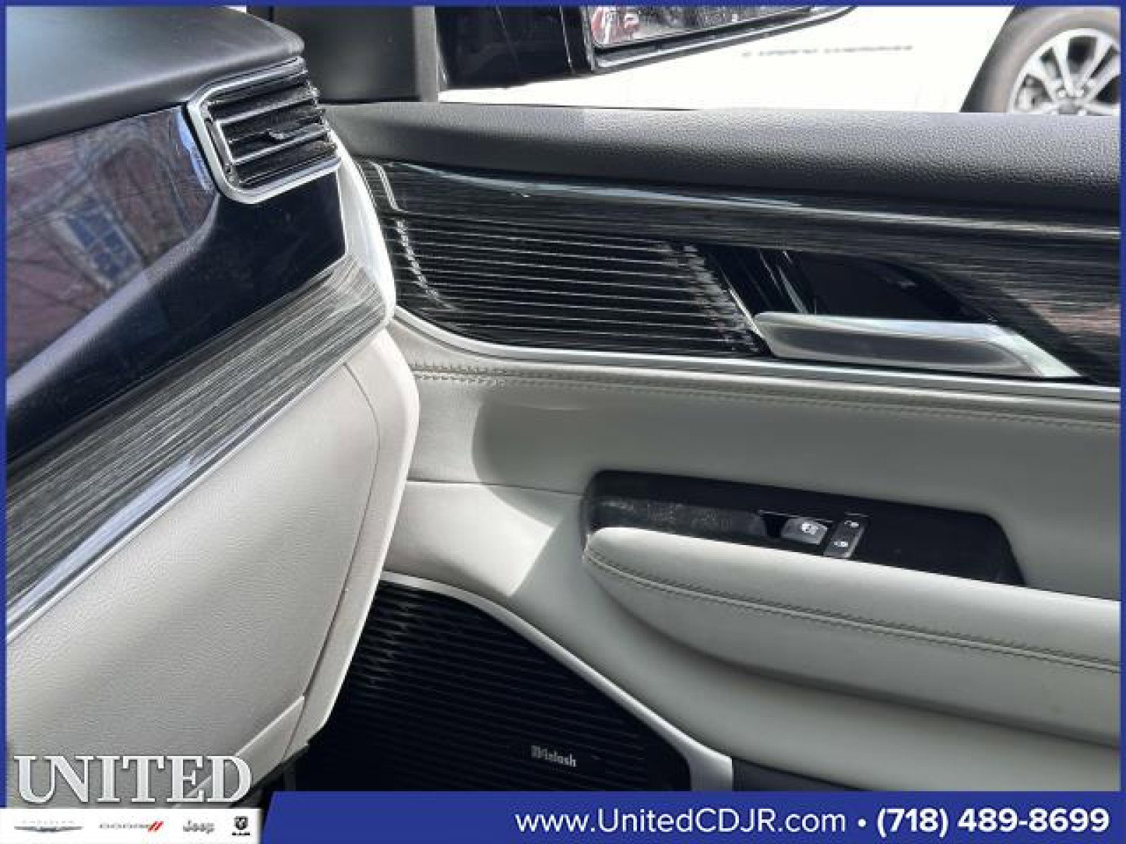 Used 2022 Jeep Wagoneer Series III w/ Premium Group I image 26