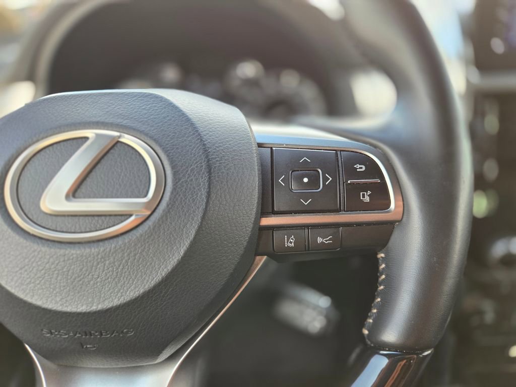 Used 2023 Lexus GX 460 Luxury w/ Accessory Package AWD/4WD image 19