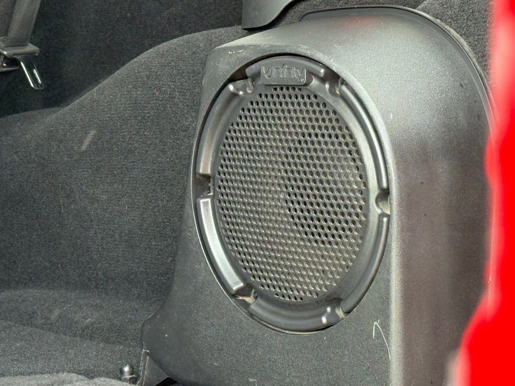 Used 2010 Jeep Wrangler Unlimited Sahara image 37