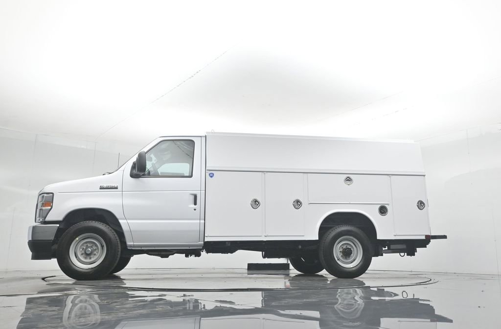 New 2026 Ford E-350 and Econoline 350 Super Duty w/ Power Equipment Group image 7