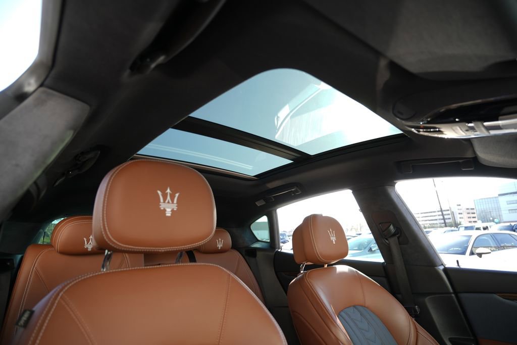 Used 2017 Maserati Levante S image 30