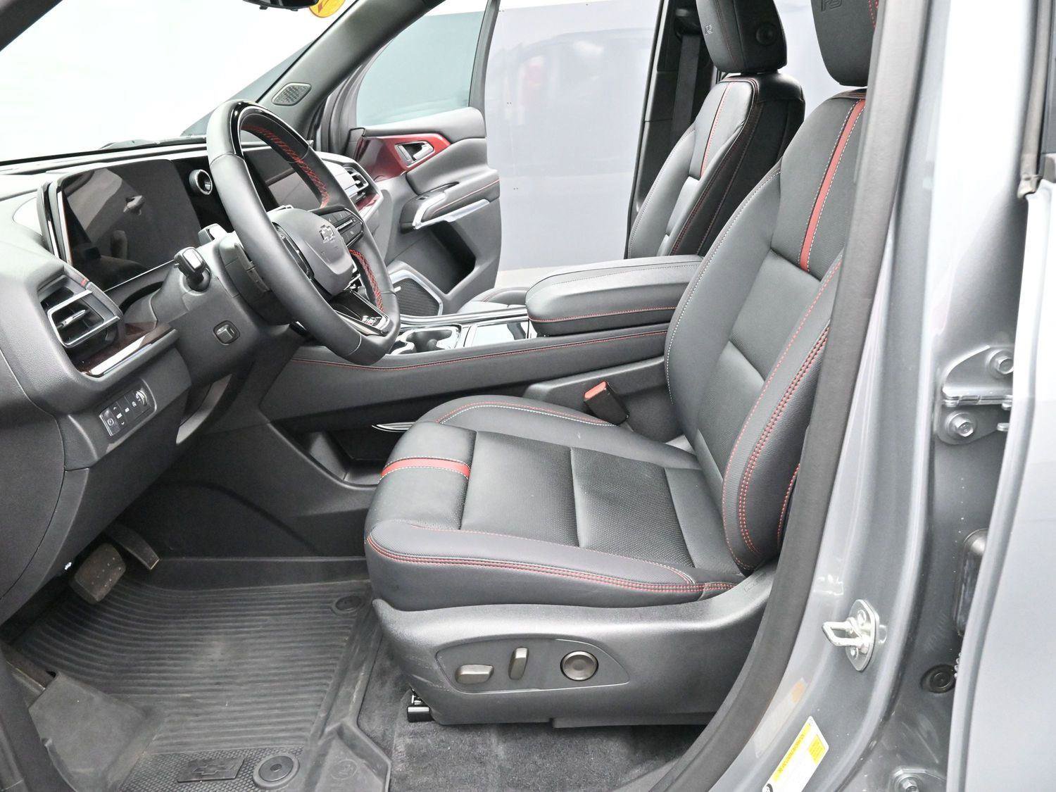 Used 2024 Chevrolet Traverse RS w/ LPO, Floor Liner Package image 15