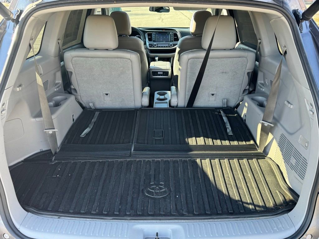 Used 2016 Toyota Highlander XLE image 34