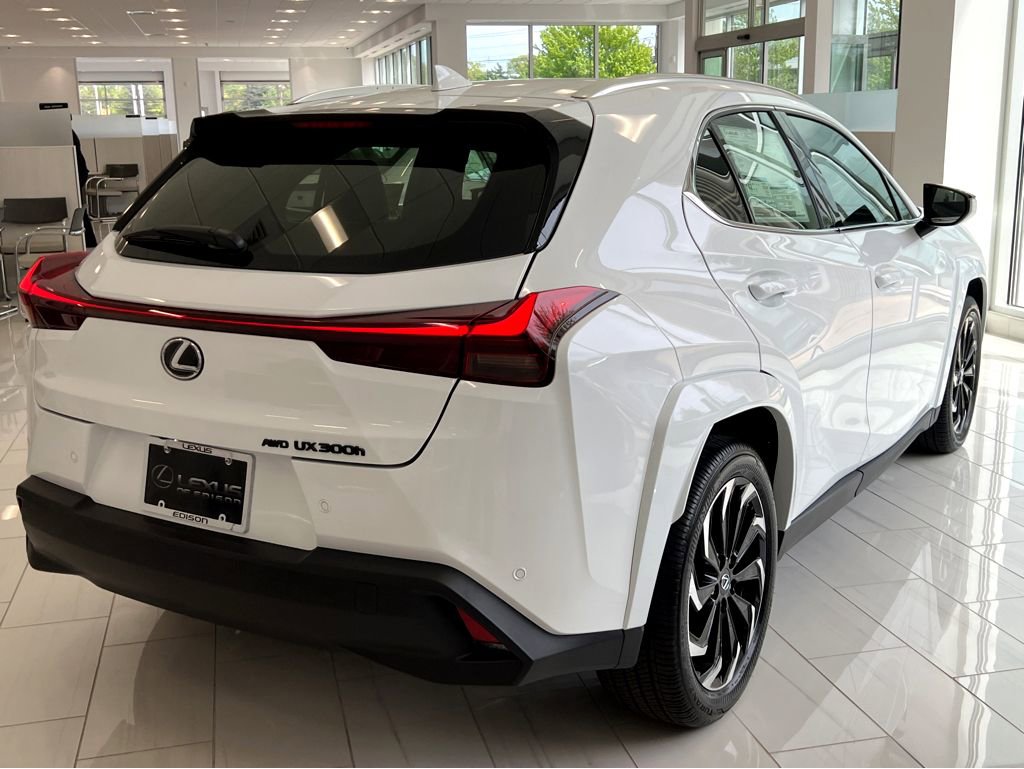 New 2026 Lexus UX 300h AWD image 7