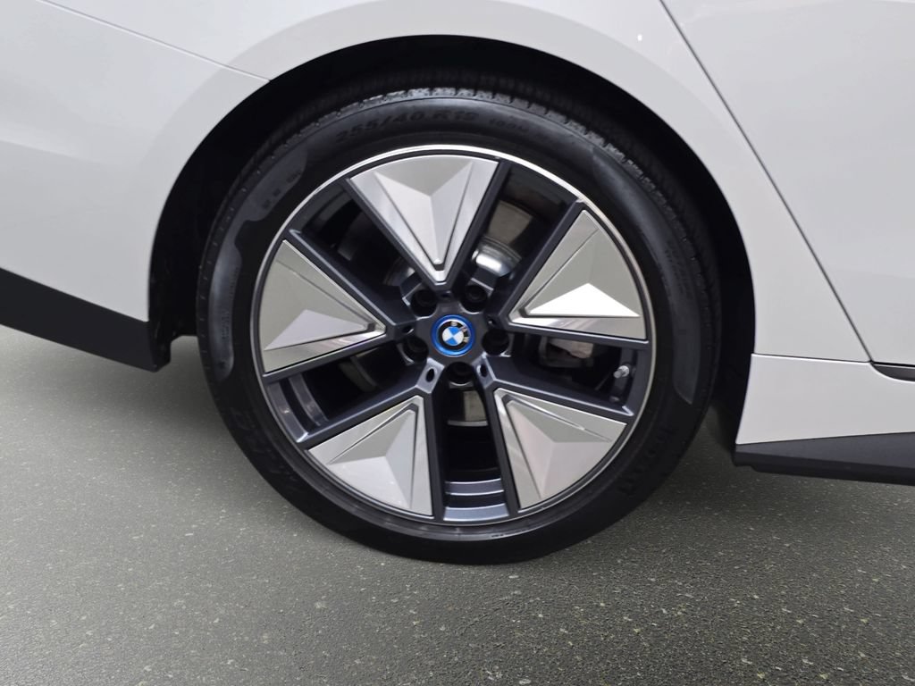 Certified 2023 BMW i4 eDrive40 w/ Premium Package RWD image 31