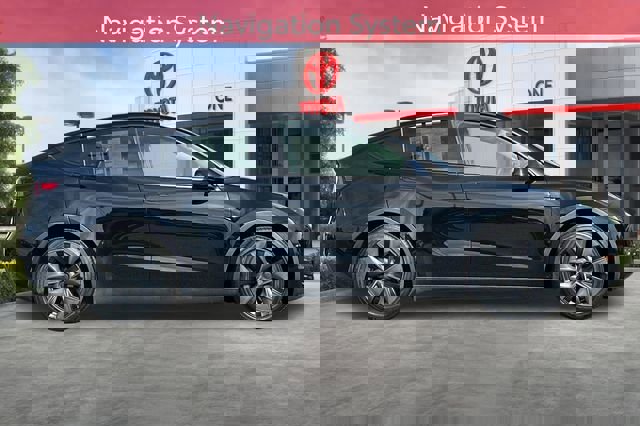 Used 2025 Tesla Model Y Long Range image 3