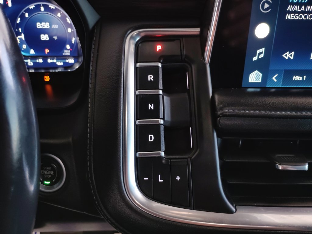 Used 2022 Chevrolet Suburban LT RWD image 33