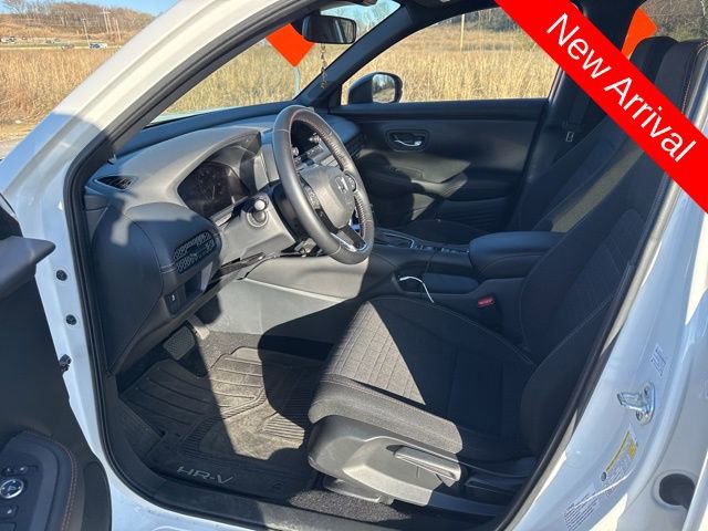 Used 2025 Honda HR-V Sport image 11