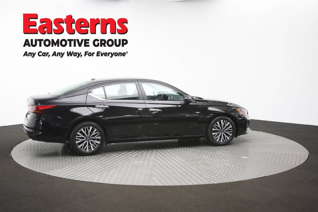 Used 2025 Nissan Altima 2.5 SV FWD image 41