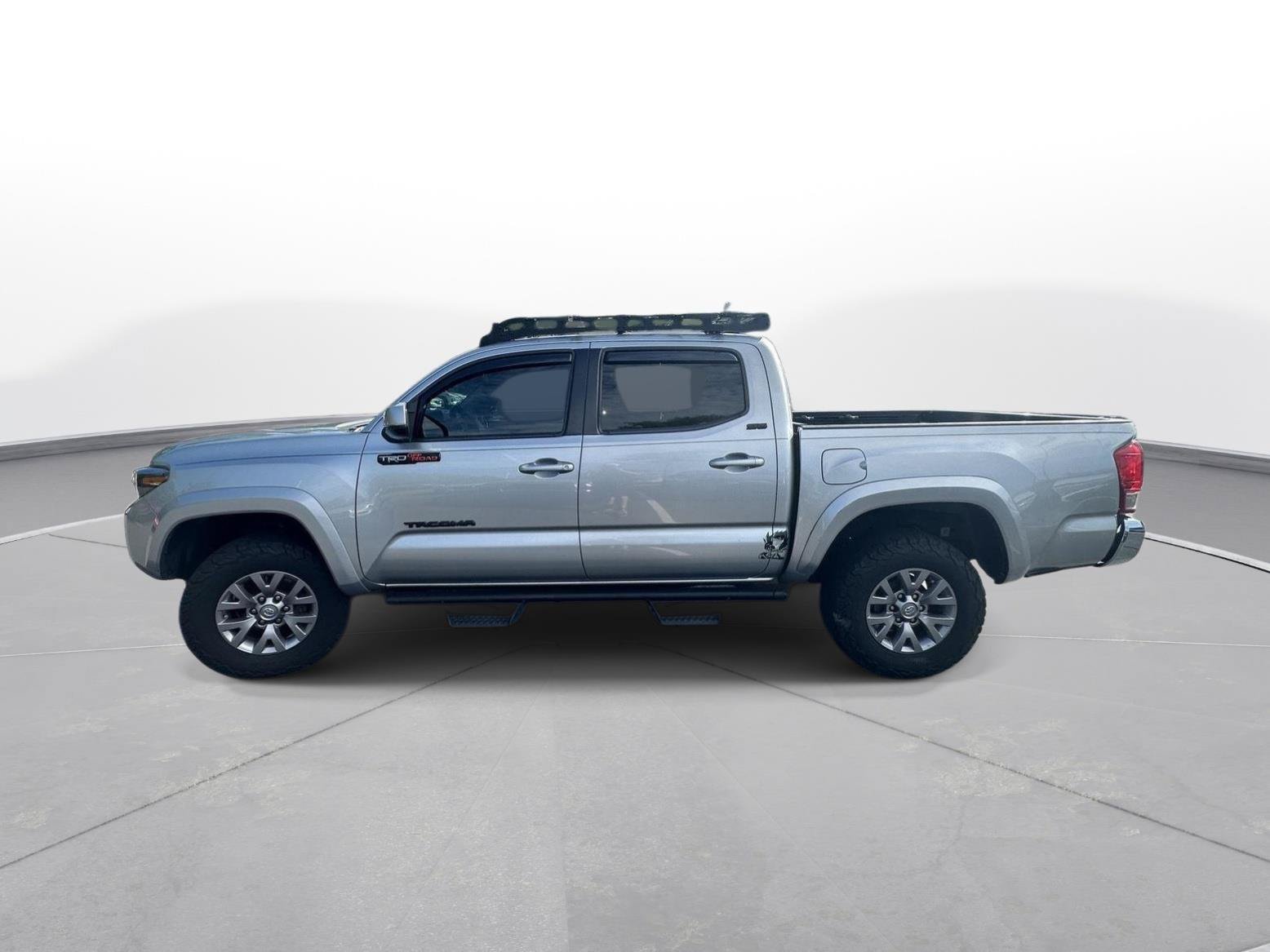 Used 2019 Toyota Tacoma SR5 RWD image 9