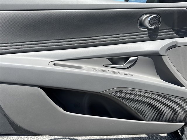 New 2025 Hyundai Elantra SEL image 10