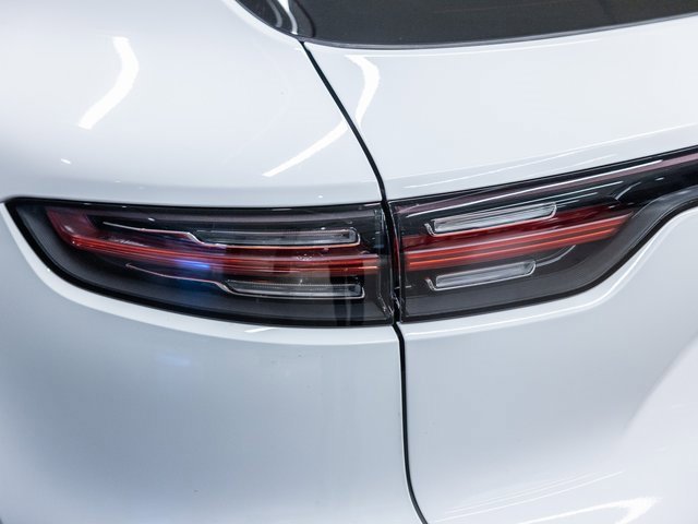 Certified 2023 Porsche Cayenne Platinum Edition w/ Premium Package Plus image 21