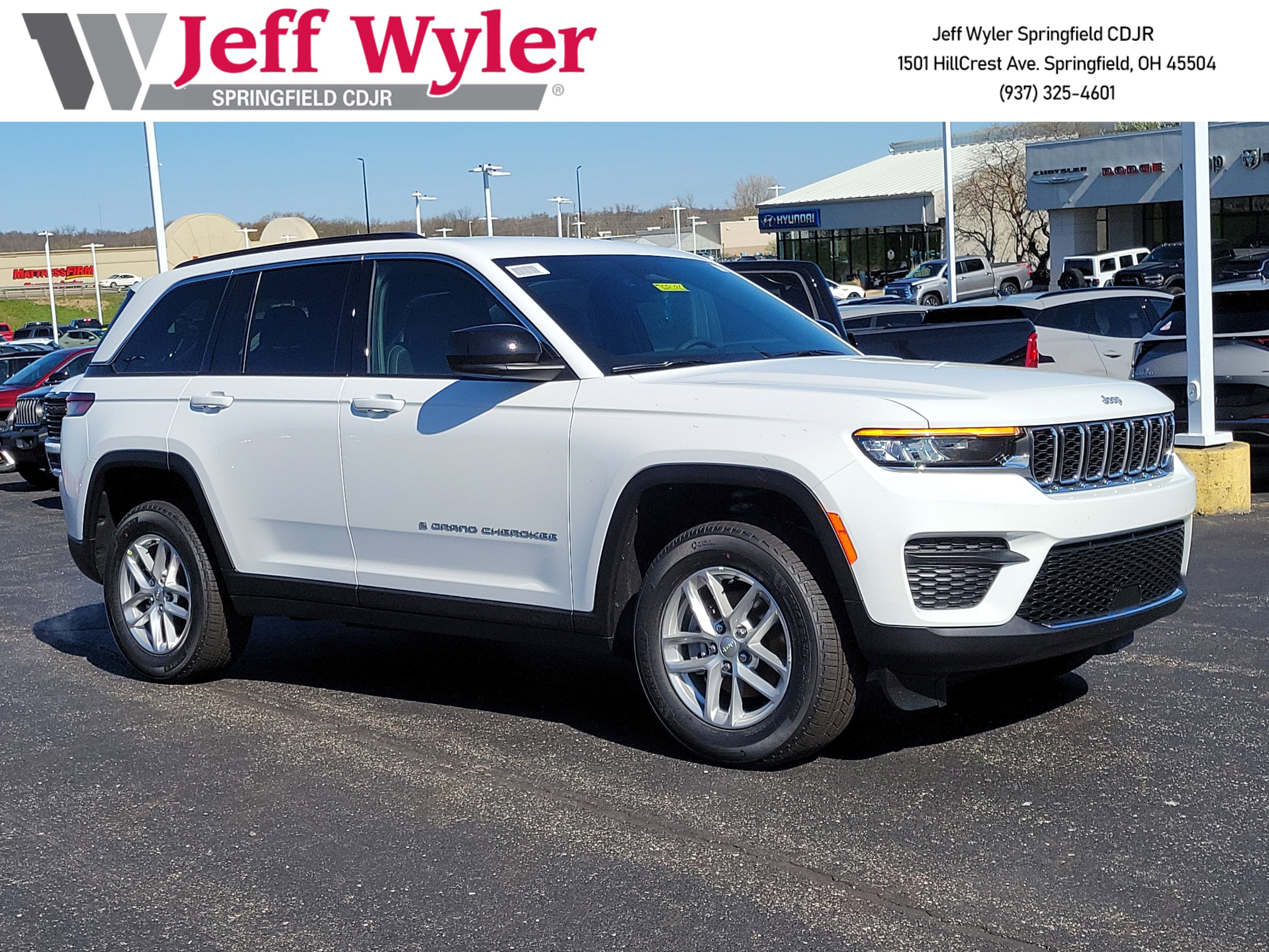 New 2026 Jeep Grand Cherokee Laredo image 1