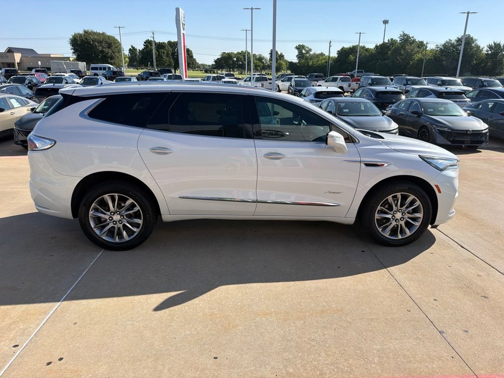 Used 2022 Buick Enclave Avenir w/ Avenir Technology Package FWD image 6