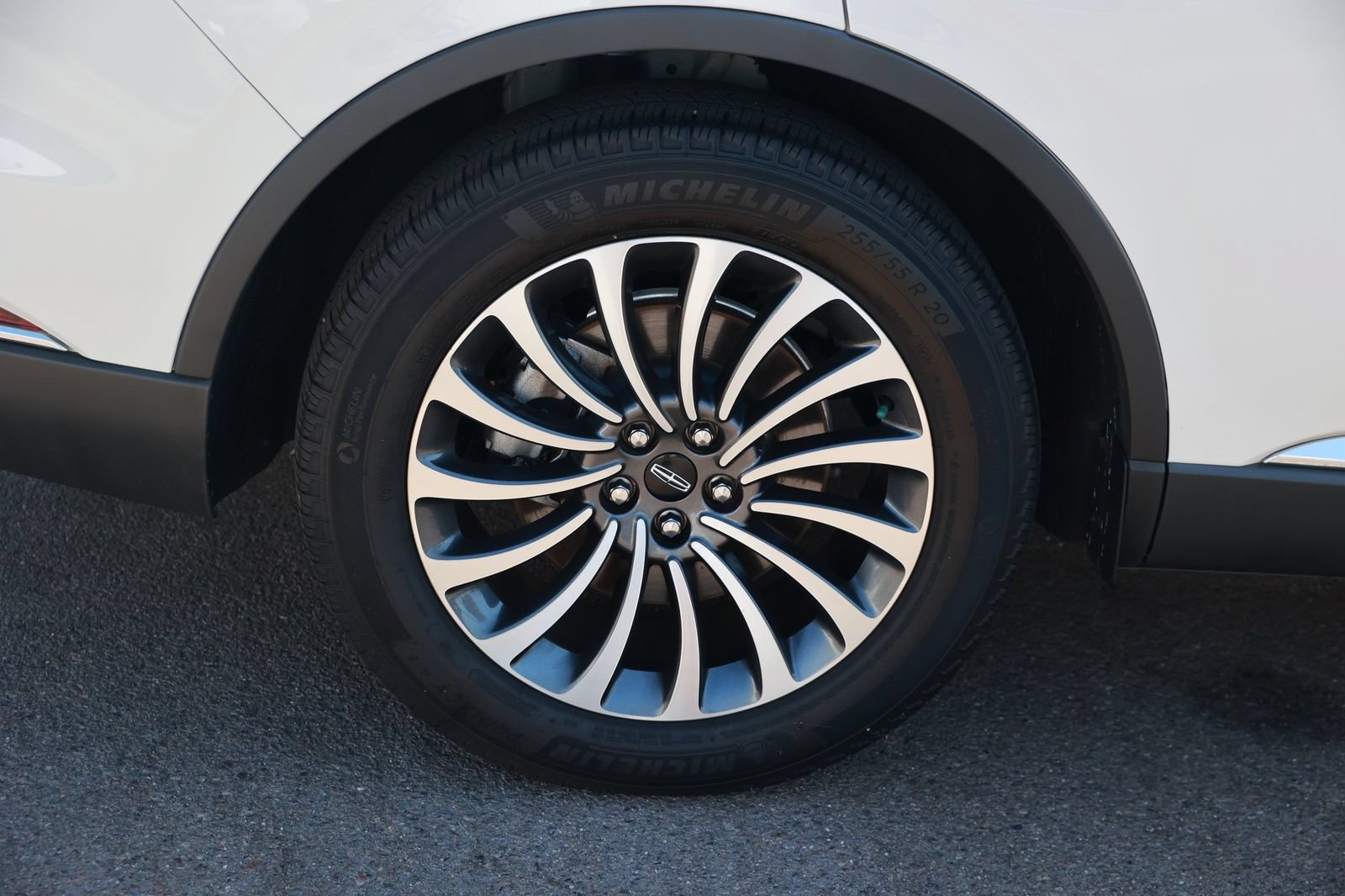Used 2024 Lincoln Aviator Reserve w/ Equipment Group 201A RWD image 11