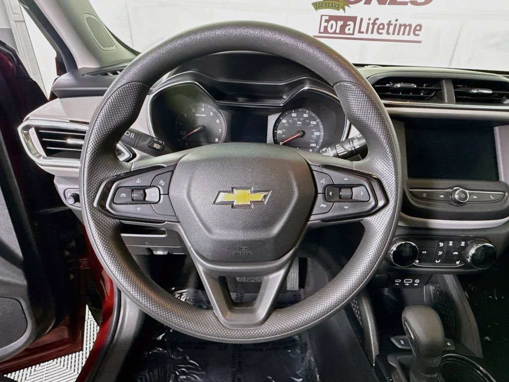 Used 2022 Chevrolet TrailBlazer LT FWD image 18
