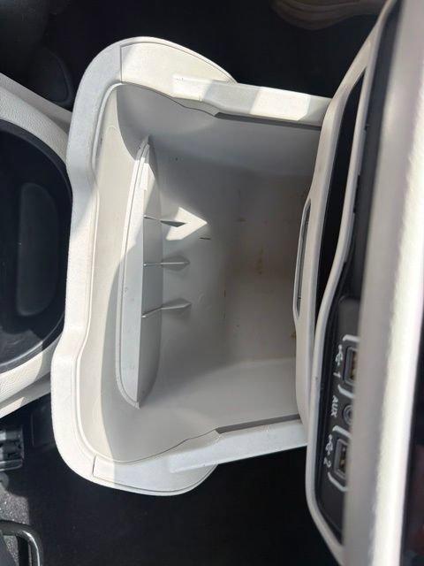 Used 2023 Chrysler Pacifica Touring-L FWD image 40