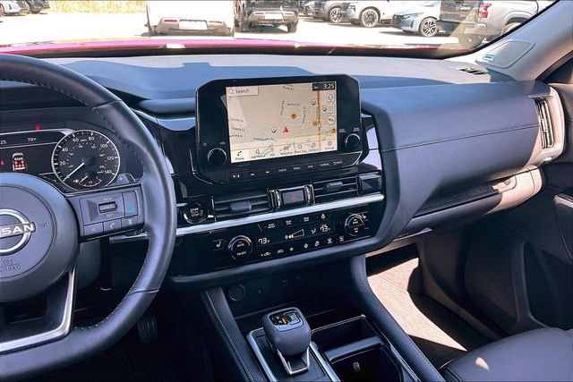 Certified 2025 Nissan Pathfinder SL w/ SL Premium Package image 9