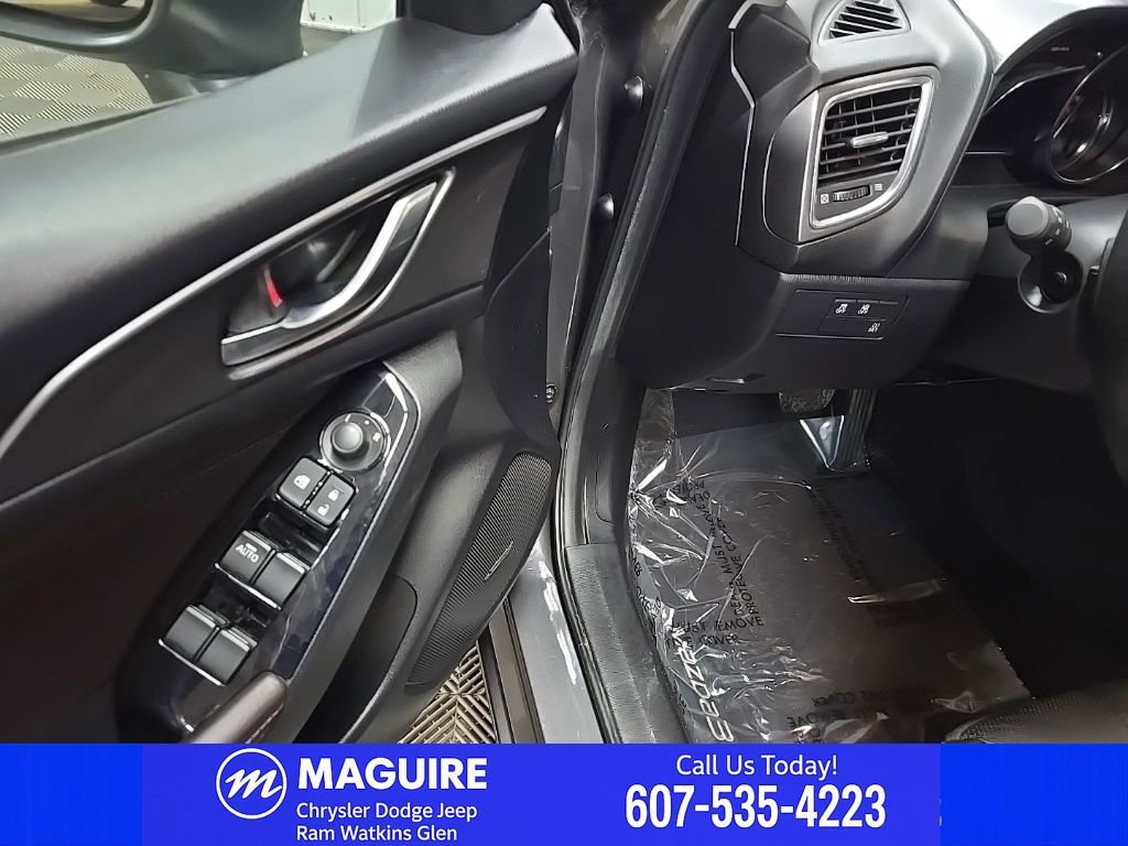 Used 2017 MAZDA MAZDA3 Grand Touring w/ Premium Equipment Package FWD image 31