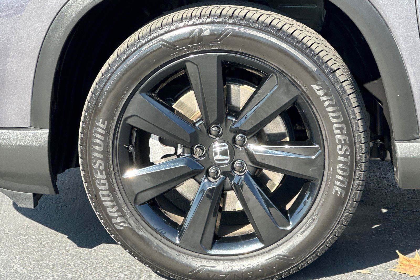 Certified 2025 Honda Pilot Black Edition image 26