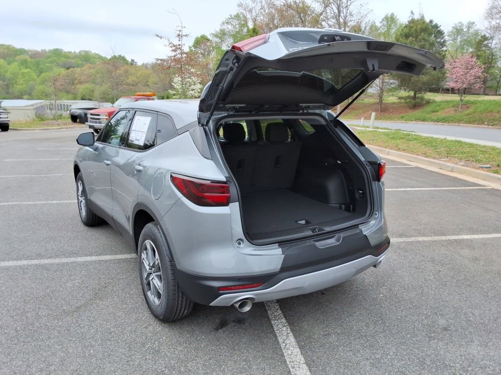 New 2026 Chevrolet Blazer LT FWD image 13