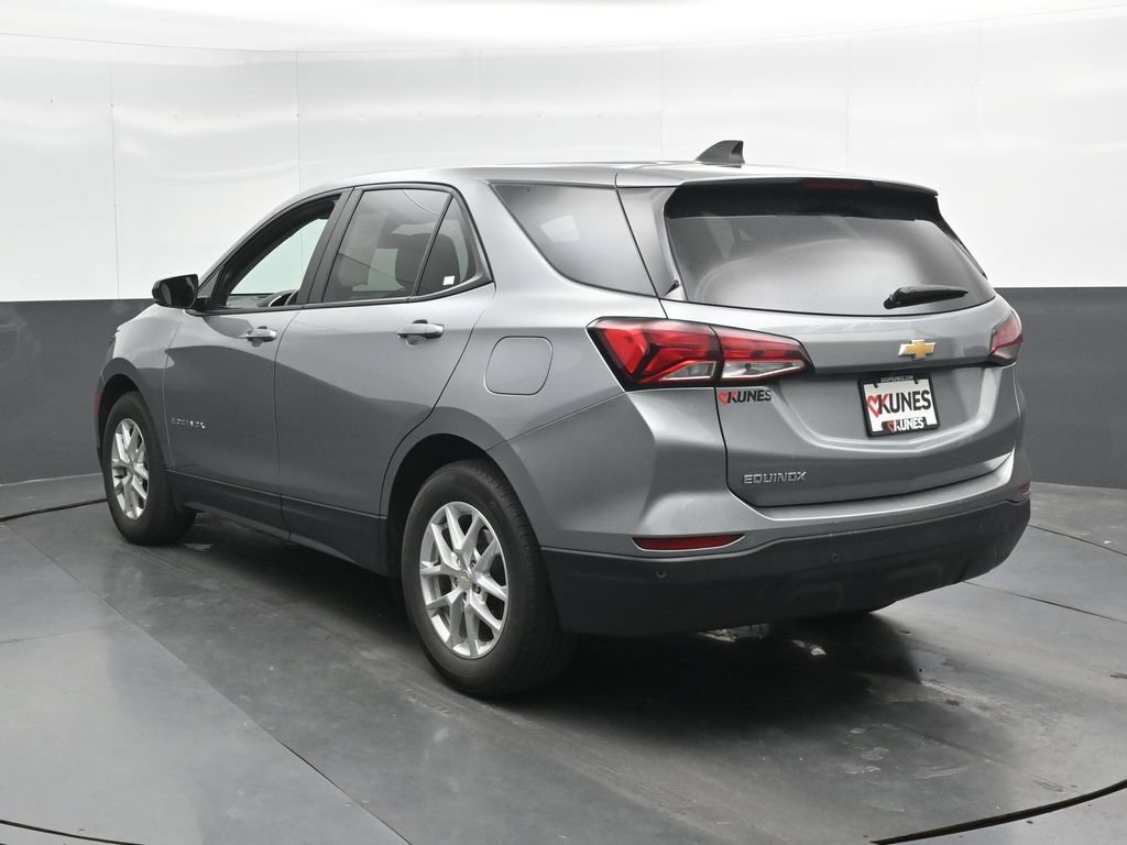 Used 2023 Chevrolet Equinox LS w/ LS Convenience Package FWD image 10