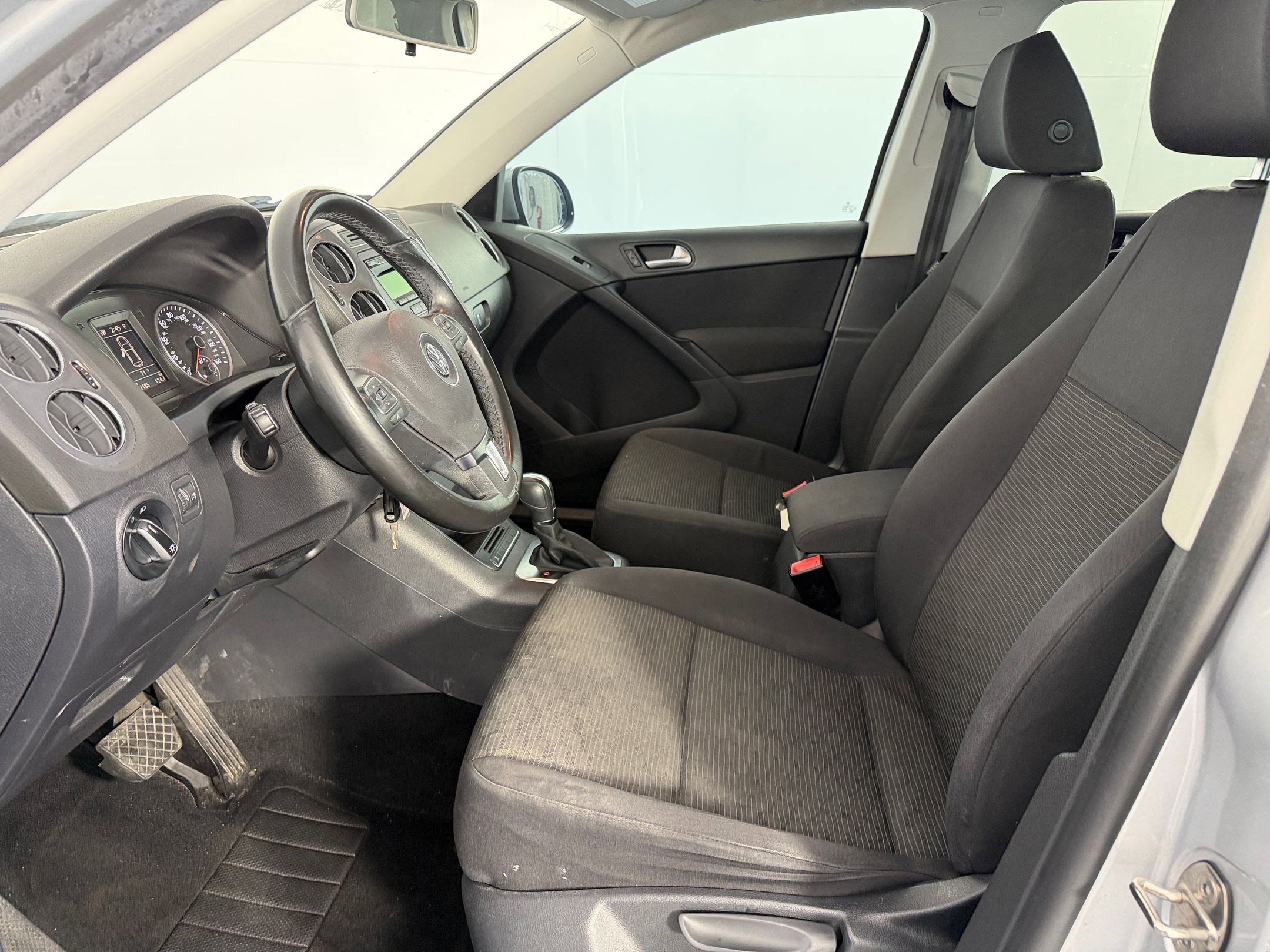 Used 2014 Volkswagen Tiguan S image 5