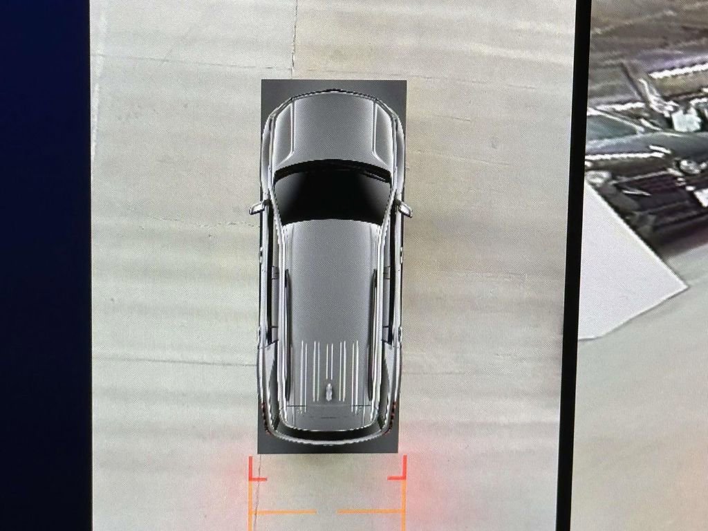 Used 2024 Chevrolet Traverse Z71 image 24