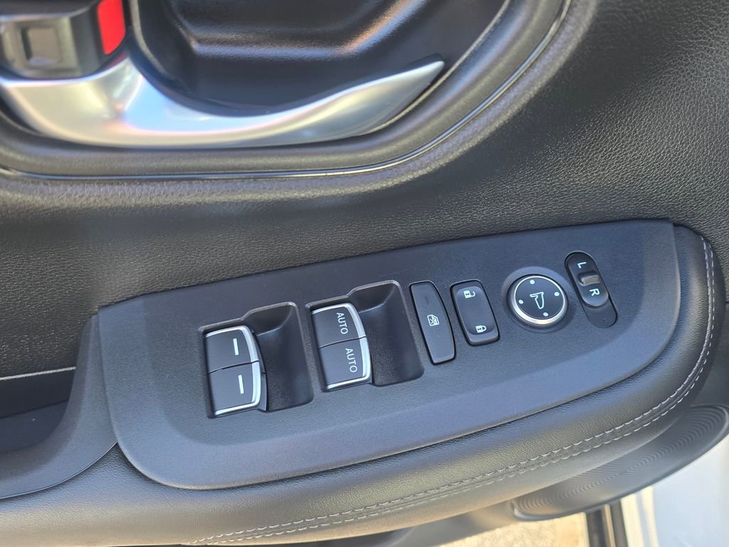 Used 2025 Honda HR-V EX-L image 16