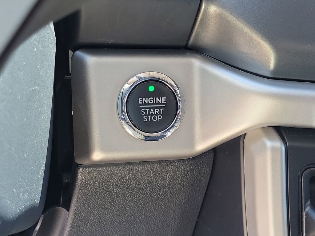Used 2024 Ford Expedition XLT image 30