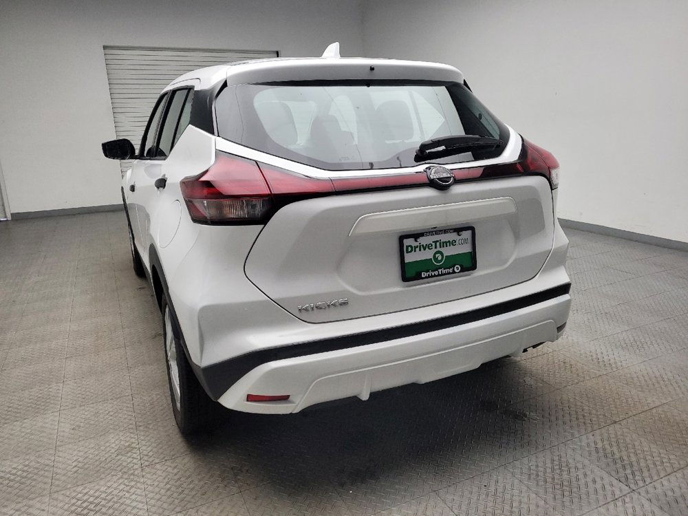 Used 2022 Nissan Kicks S FWD image 6