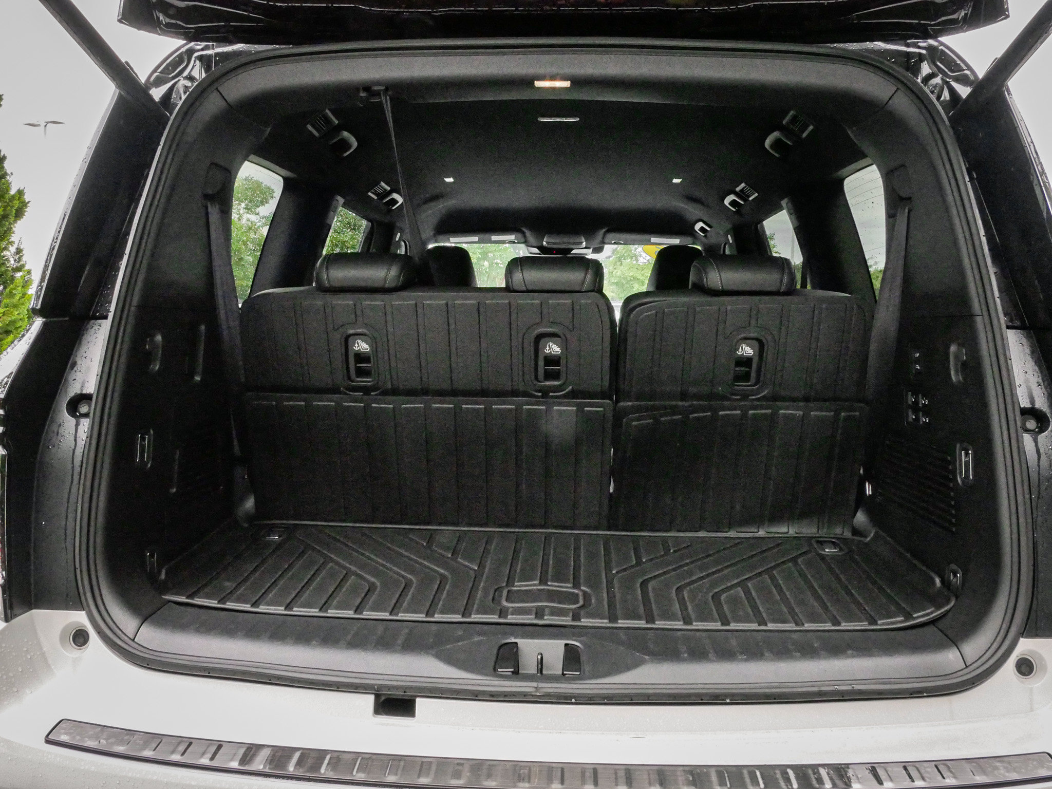 Used 2025 Nissan Armada PRO-4X AWD/4WD image 32