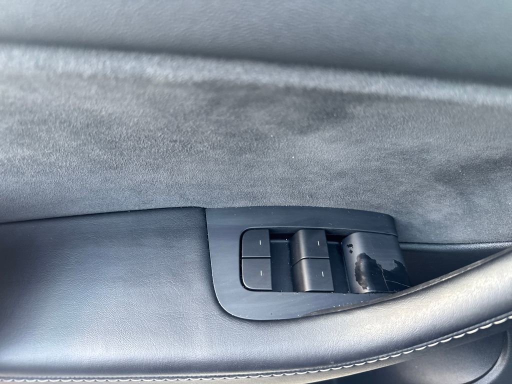 Used 2021 Tesla Model Y Long Range image 11