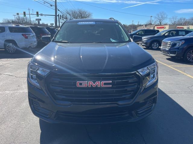 Certified 2022 GMC Terrain SLE w/ Driver Convenience Package image 2