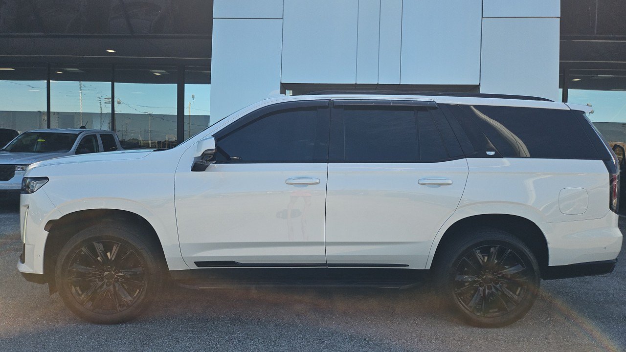 Used 2023 Cadillac Escalade Sport Platinum AWD/4WD image 2