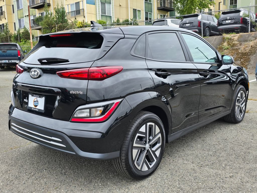 Used 2023 Hyundai Kona SE FWD image 7