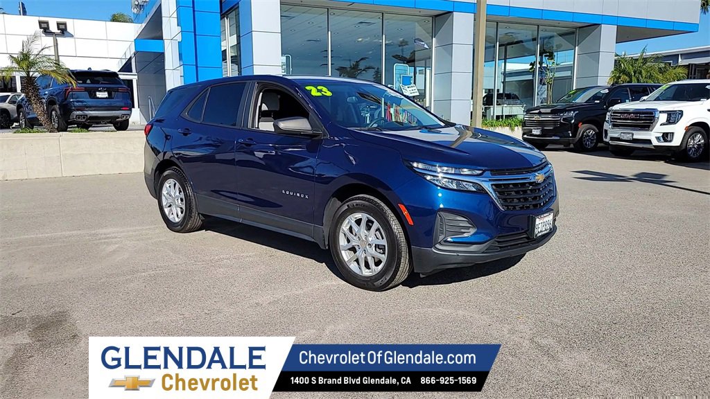Used 2023 Chevrolet Equinox LS image 2