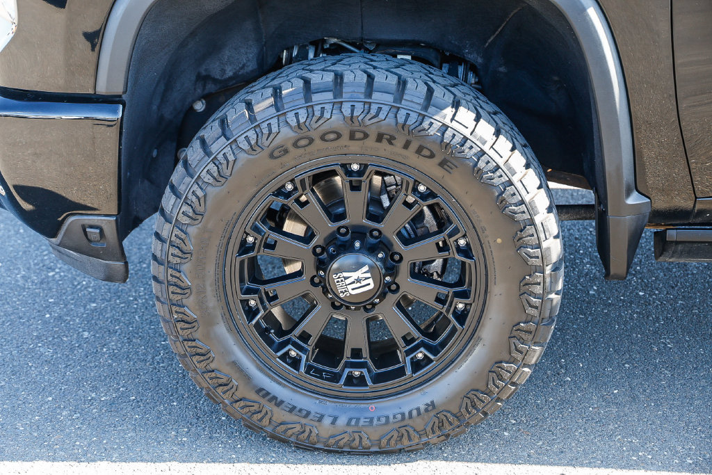 Used 2024 Chevrolet Silverado 3500 High Country w/ Technology Package AWD/4WD image 22