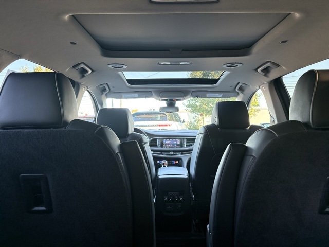 Used 2021 Buick Enclave Avenir w/ Avenir Technology Package image 17